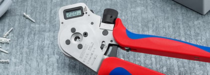 Four-mandrel crimping pliers