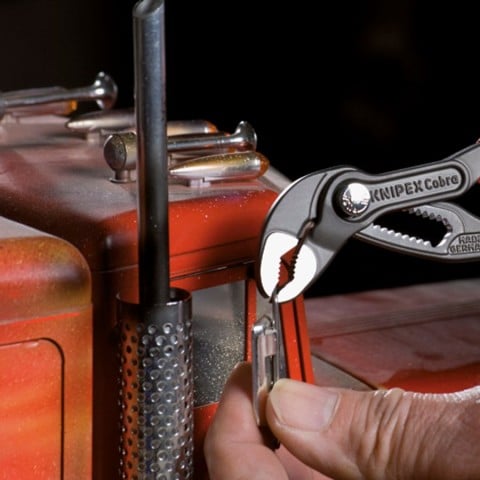 Cobra® Water Pump Pliers | 87 01 125