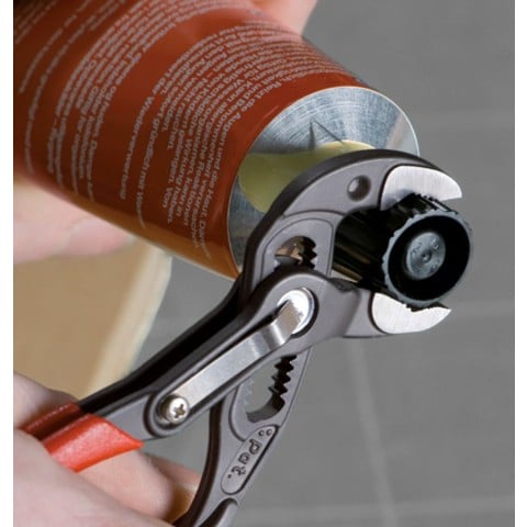 Cobra® Water Pump Pliers | 87 01 125
