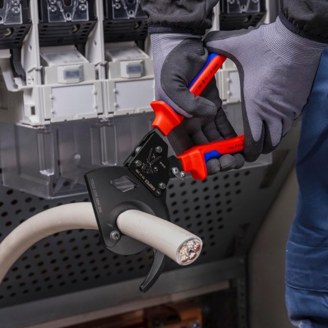 Ratcheting Cable Cutters | KNIPEX Tools