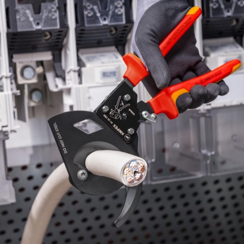 Ratcheting Cable Cutters-1000V Insulated | KNIPEX Tools