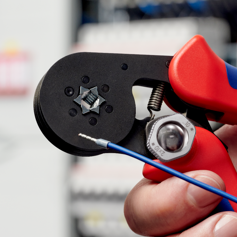 Knipex Zelfinstellende krimptang voor adereindhulzen met zij-invoering